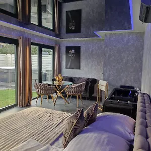 Wrzos Bed & Breakfast