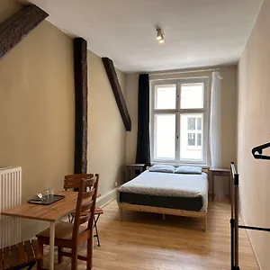 Apollo 56 Hostal